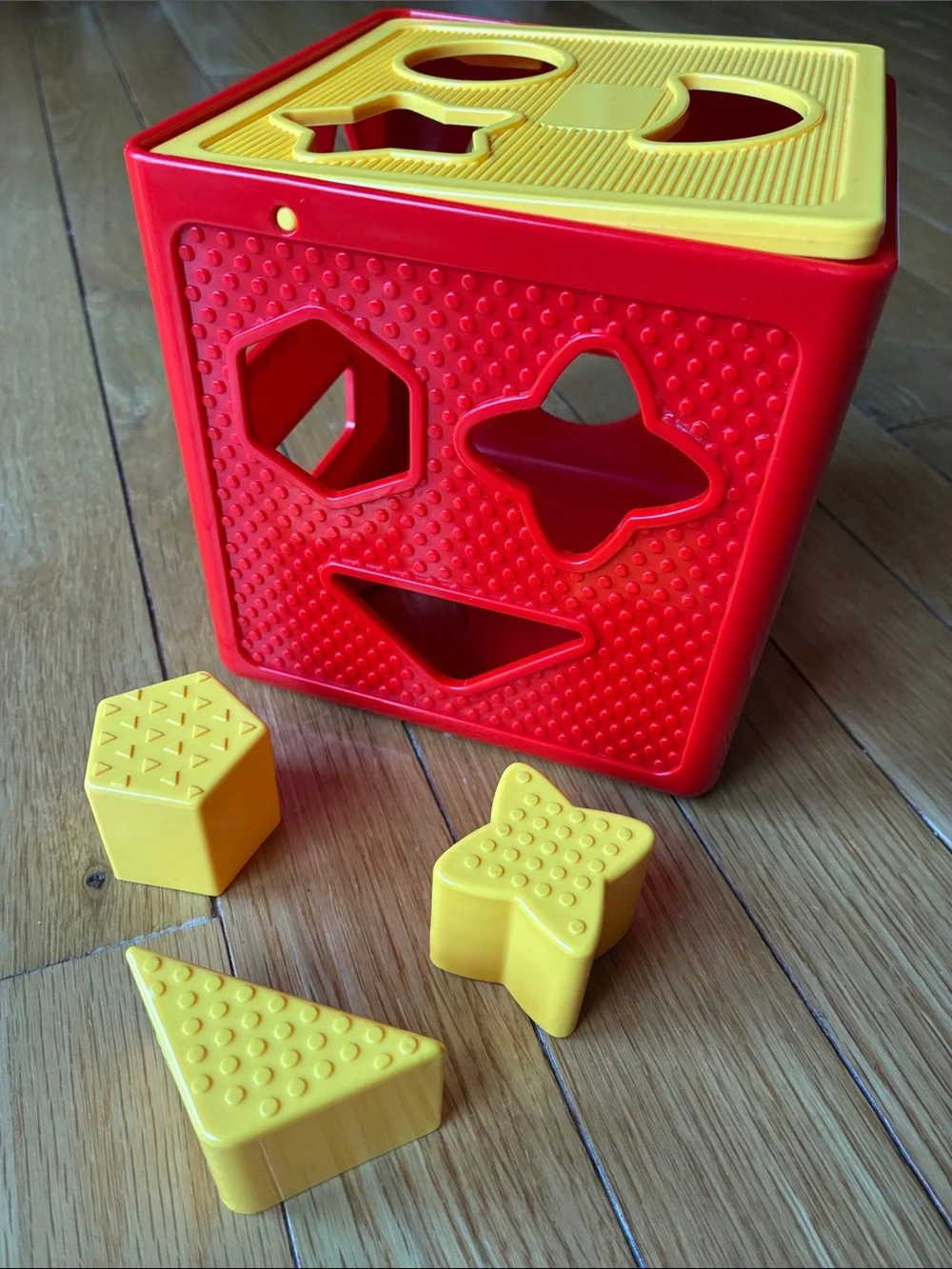 Play22 - Baby Shape Sorter Cube Box